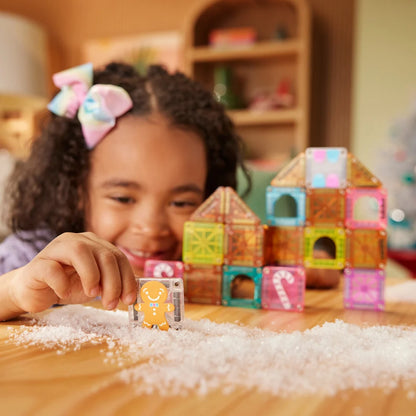 MAGNA-TILES® microMAGS Travel Gingerbread House