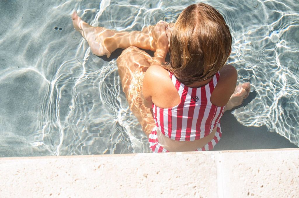 Red And White Beachcomber Set